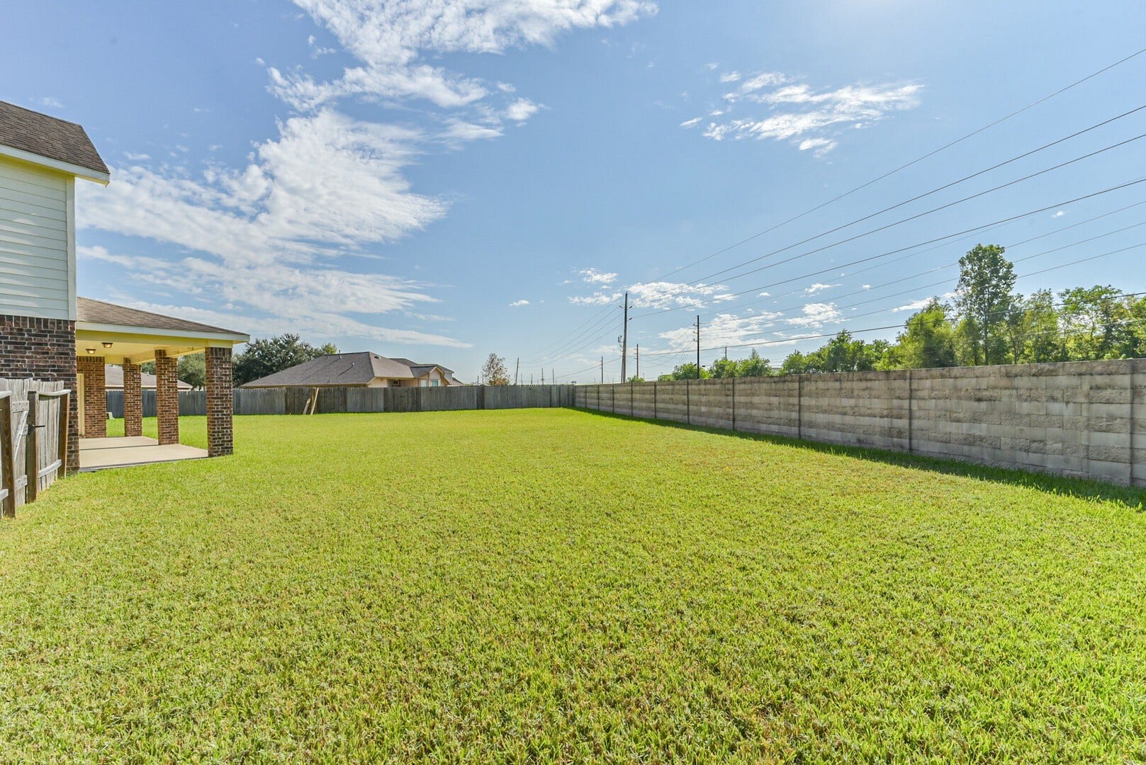 9939 Clear Diamond Drive, Rosharon, TX 77583 9939 Clear Diamond Drive, Rosharon, TX 77583