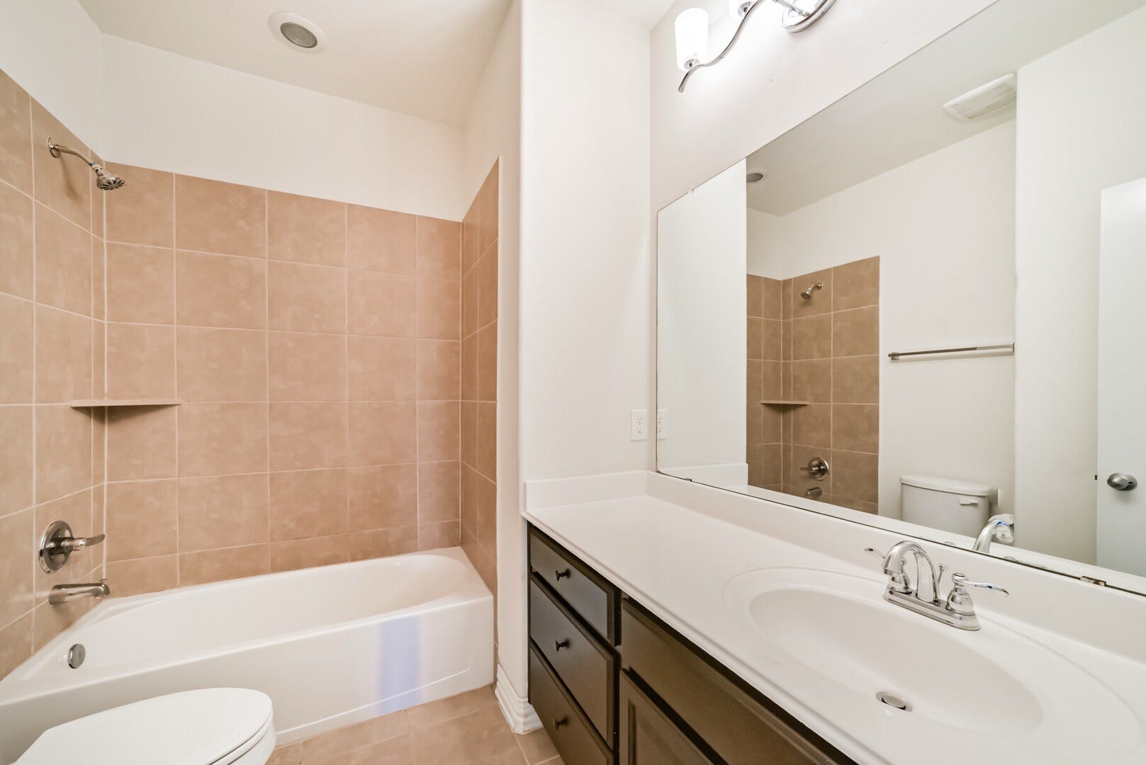 9939 Clear Diamond Drive, Rosharon, TX 77583 9939 Clear Diamond Drive, Rosharon, TX 77583