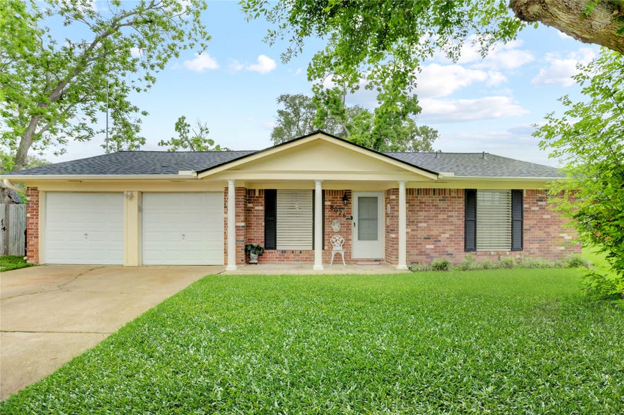 Property photo for 8026 Leigh Road, Hitchcock, TX