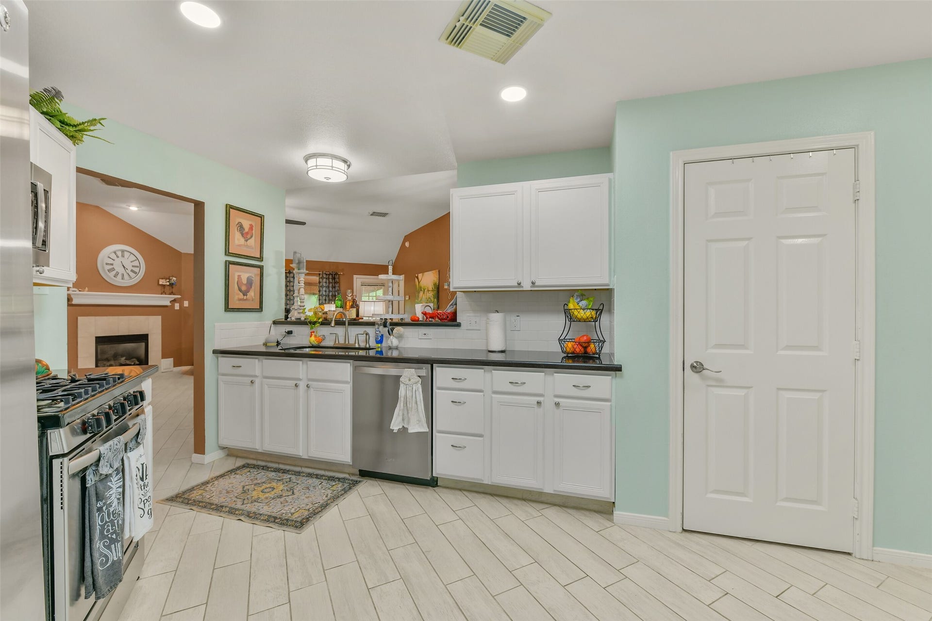 203 Green Isle Avenue, Dickinson, TX 77539 203 Green Isle Avenue, Dickinson, TX 77539