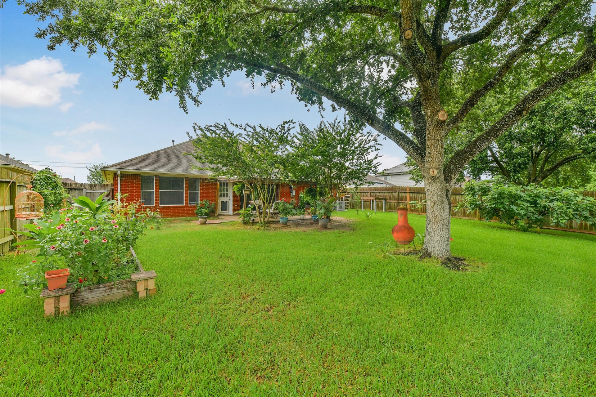 203 Green Isle Avenue, Dickinson, TX 77539 203 Green Isle Avenue, Dickinson, TX 77539
