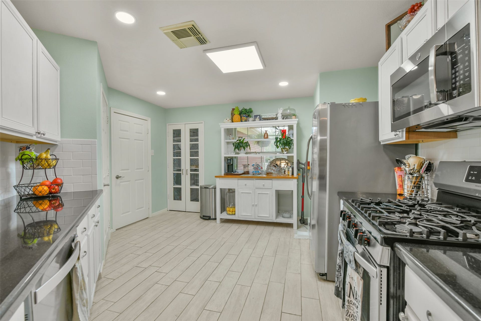 203 Green Isle Avenue, Dickinson, TX 77539 203 Green Isle Avenue, Dickinson, TX 77539