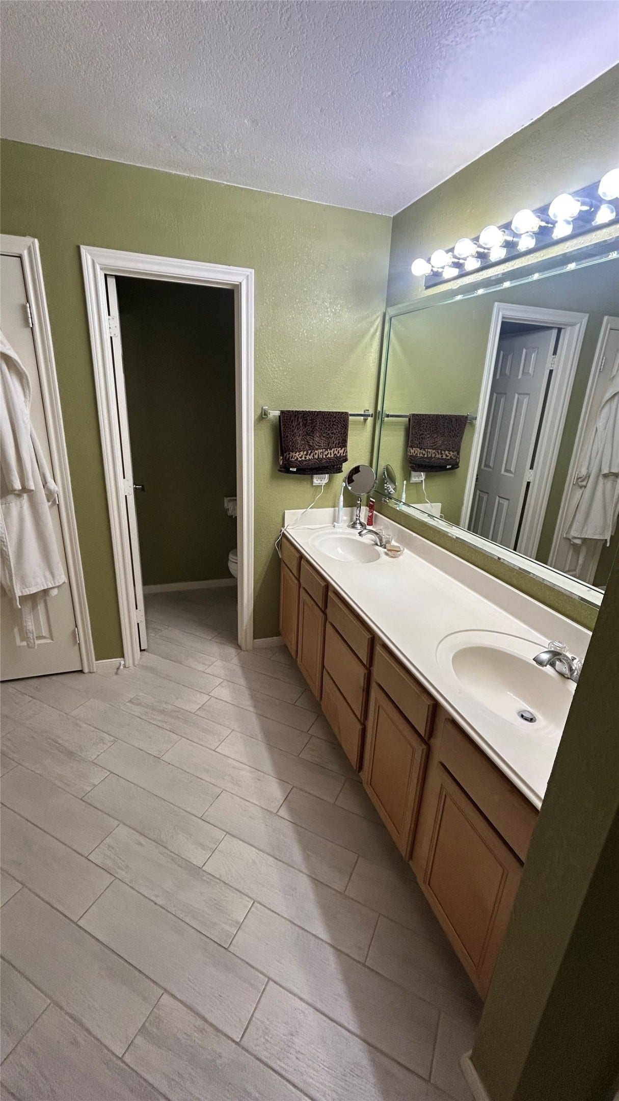 203 Green Isle Avenue, Dickinson, TX 77539 203 Green Isle Avenue, Dickinson, TX 77539