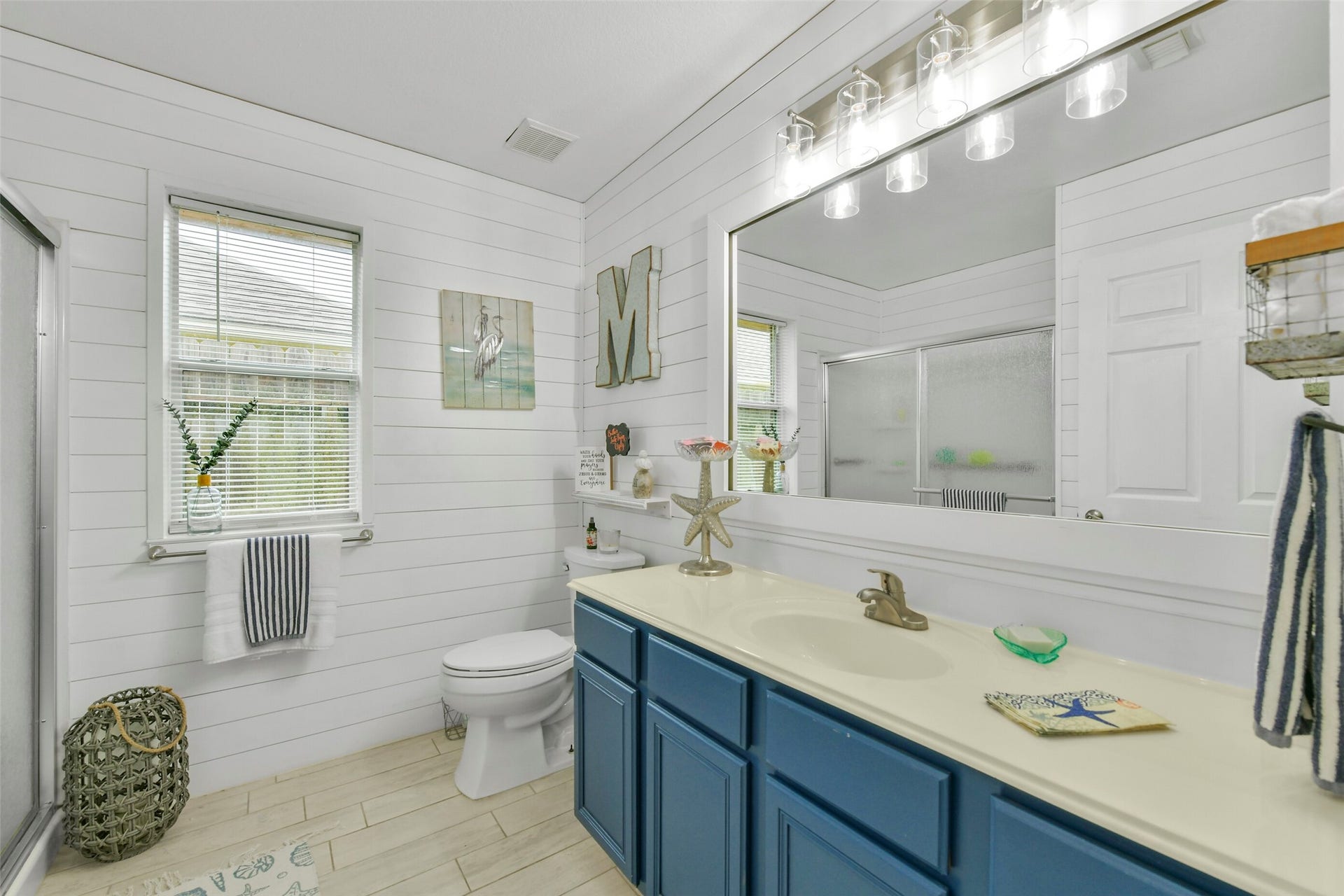 203 Green Isle Avenue, Dickinson, TX 77539 203 Green Isle Avenue, Dickinson, TX 77539