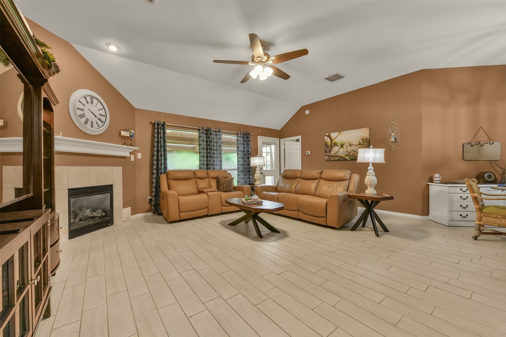 203 Green Isle Avenue, Dickinson, TX 77539 203 Green Isle Avenue, Dickinson, TX 77539