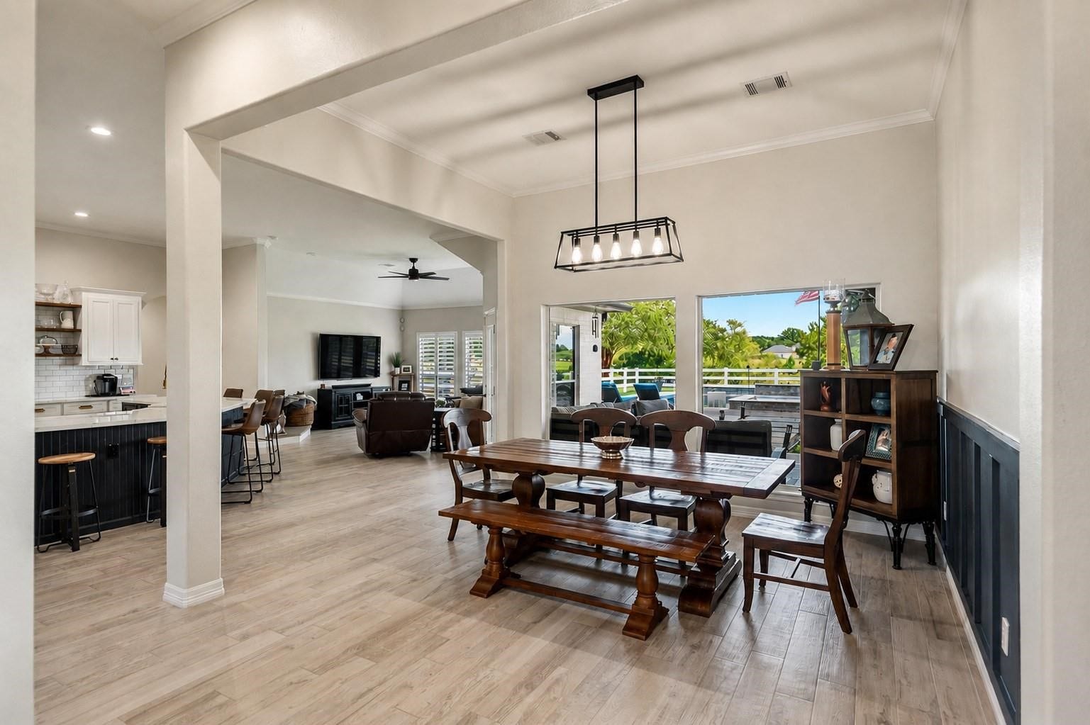 8775 Grand Lake Estates Drive, #77316, Montgomery, TX 77316 Dining room
