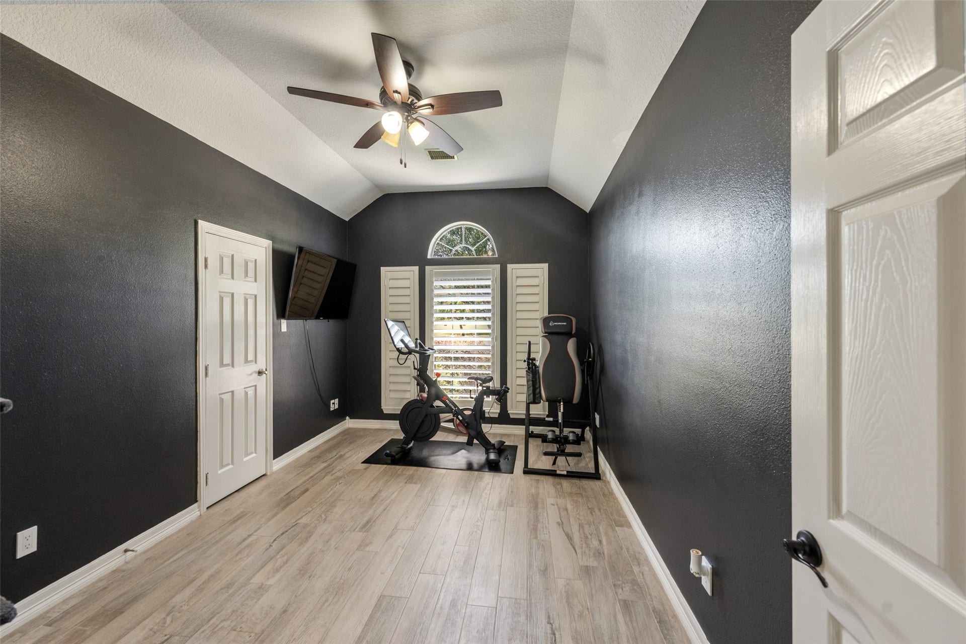 8775 Grand Lake Estates Drive, #77316, Montgomery, TX 77316 Secondary Bedroom
(near the primary)