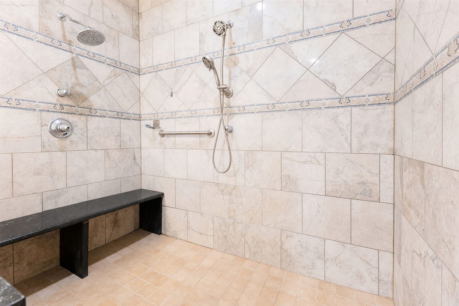 1642 Chippendale Road, Houston, TX 77018 1642 Chippendale Road, Houston, TX 77018
