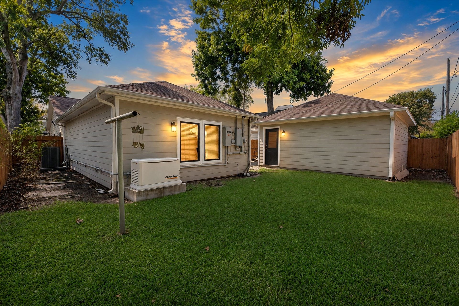 1642 Chippendale Road, Houston, TX 77018 1642 Chippendale Road, Houston, TX 77018