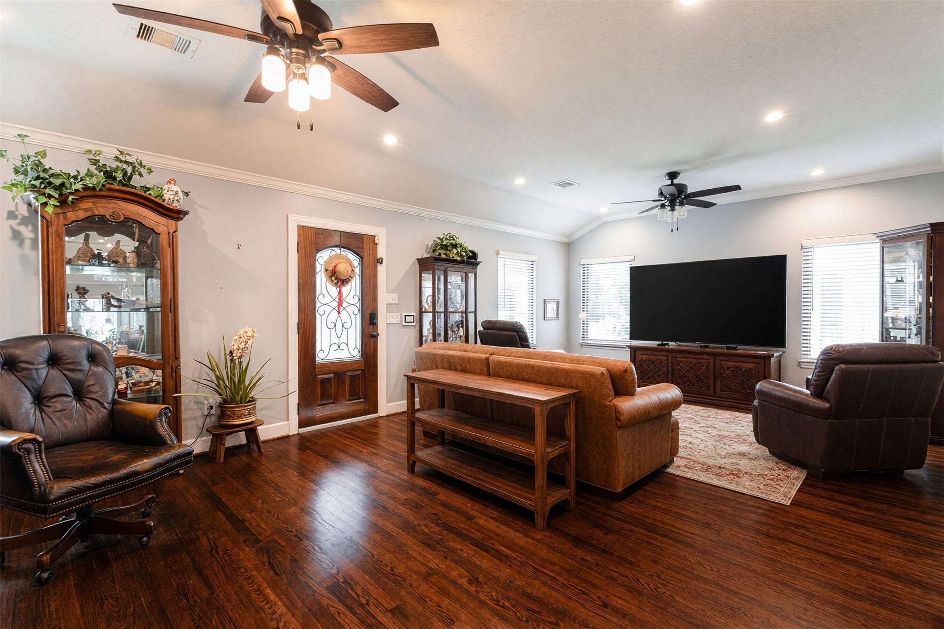 1642 Chippendale Road, Houston, TX 77018 1642 Chippendale Road, Houston, TX 77018