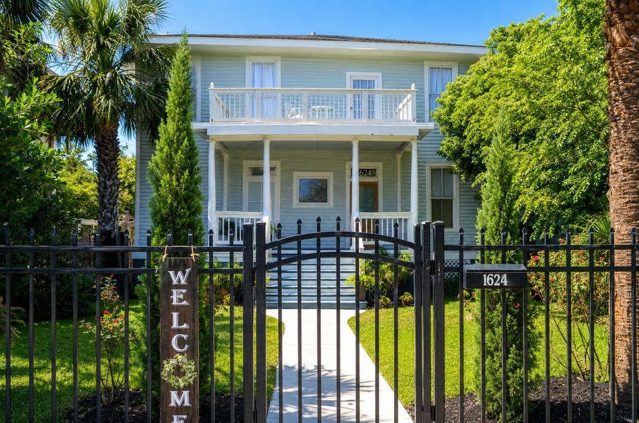 Property photo for 1624 Avenue K, Galveston, TX
