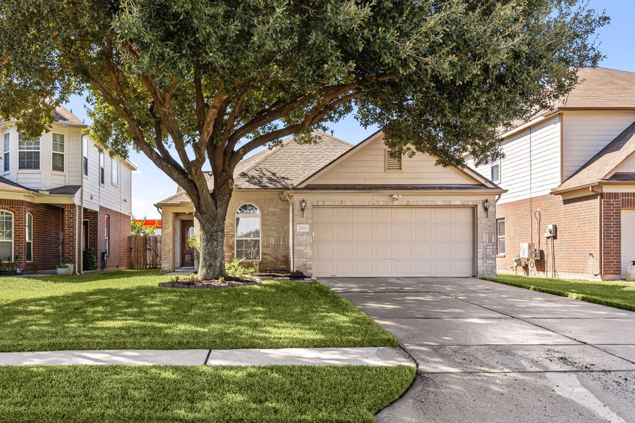 Property photo for 22515 Spring Link Court, Spring, TX