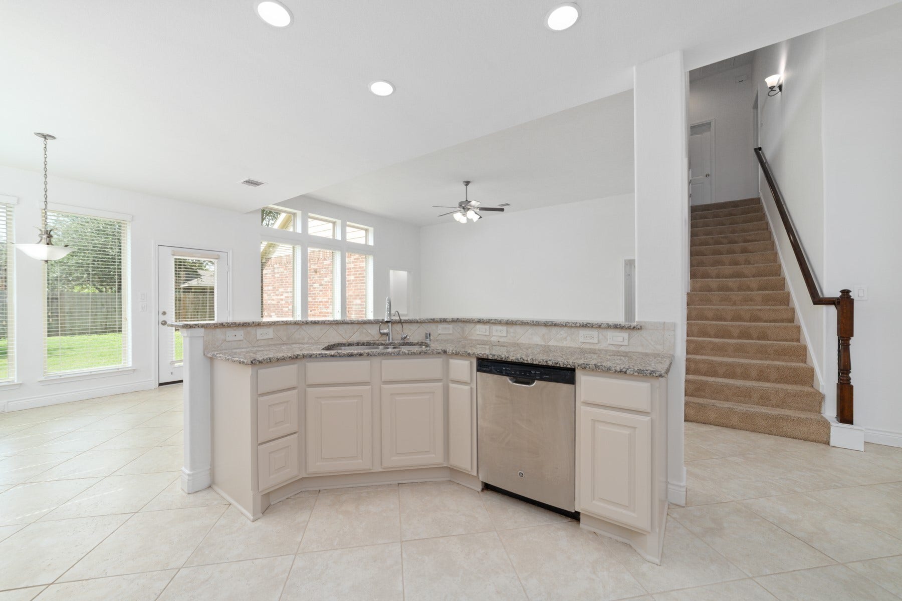 This kitchen is perfect for your culinary adventures.