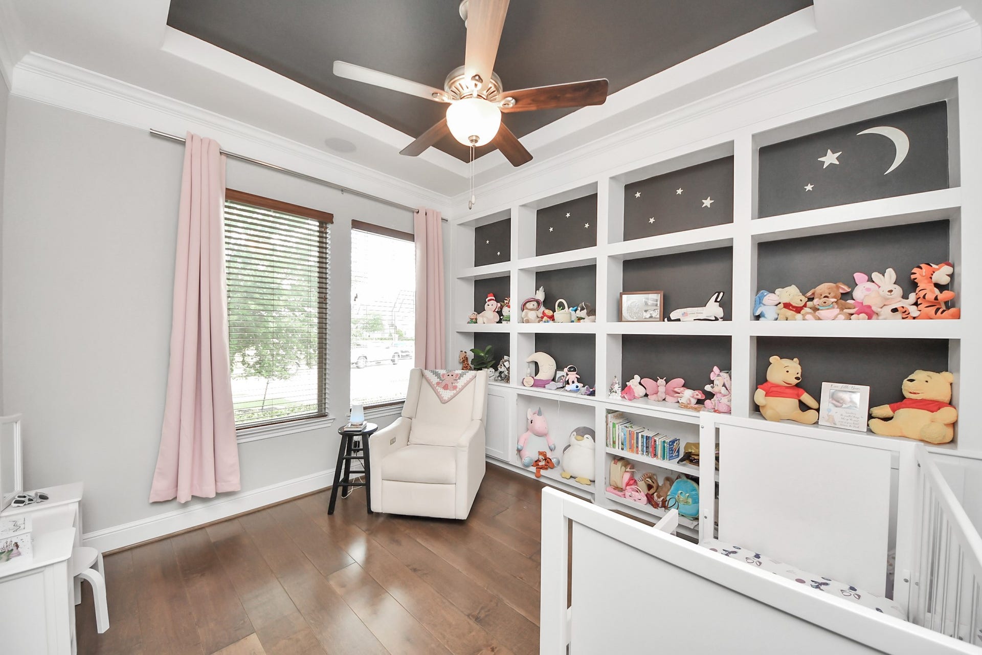 10611 Sawmill Park Drive, Missouri City, TX 77459 Downstairs Study: Currently used as a nursery, this space can be easily transformed into a study/library