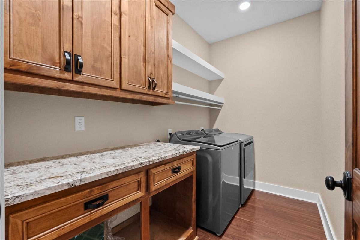 103 Begonia, Lake Jackson, TX 77566 Laundry room
