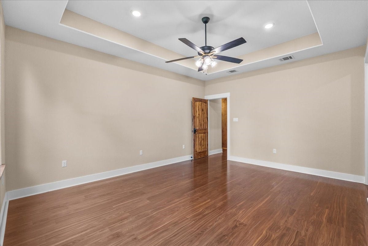 103 Begonia, Lake Jackson, TX 77566 Primary bedroom
