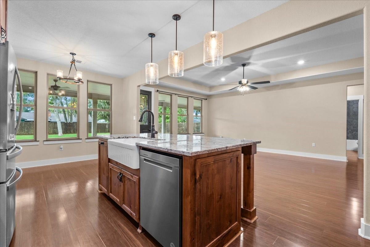 103 Begonia, Lake Jackson, TX 77566 103 Begonia, Lake Jackson, TX 77566