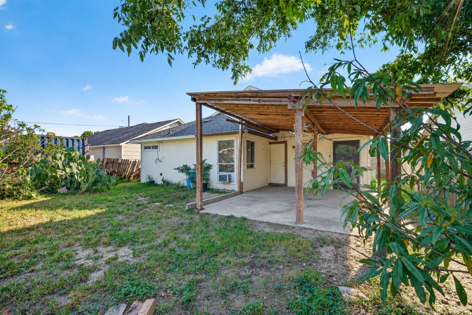 10453 Aldine Westfield Road, Houston, TX 77093 10453 Aldine Westfield Road, Houston, TX 77093