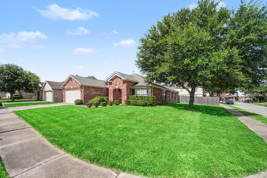 Property photo for 21427 E Blooming Rock Lane, Spring, TX