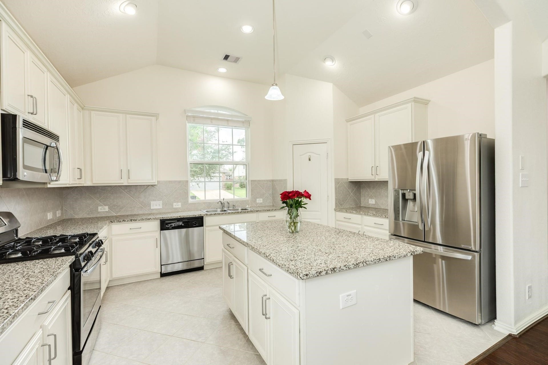 101 Long Meadow Court, Clute, TX 77531 101 Long Meadow Court, Clute, TX 77531