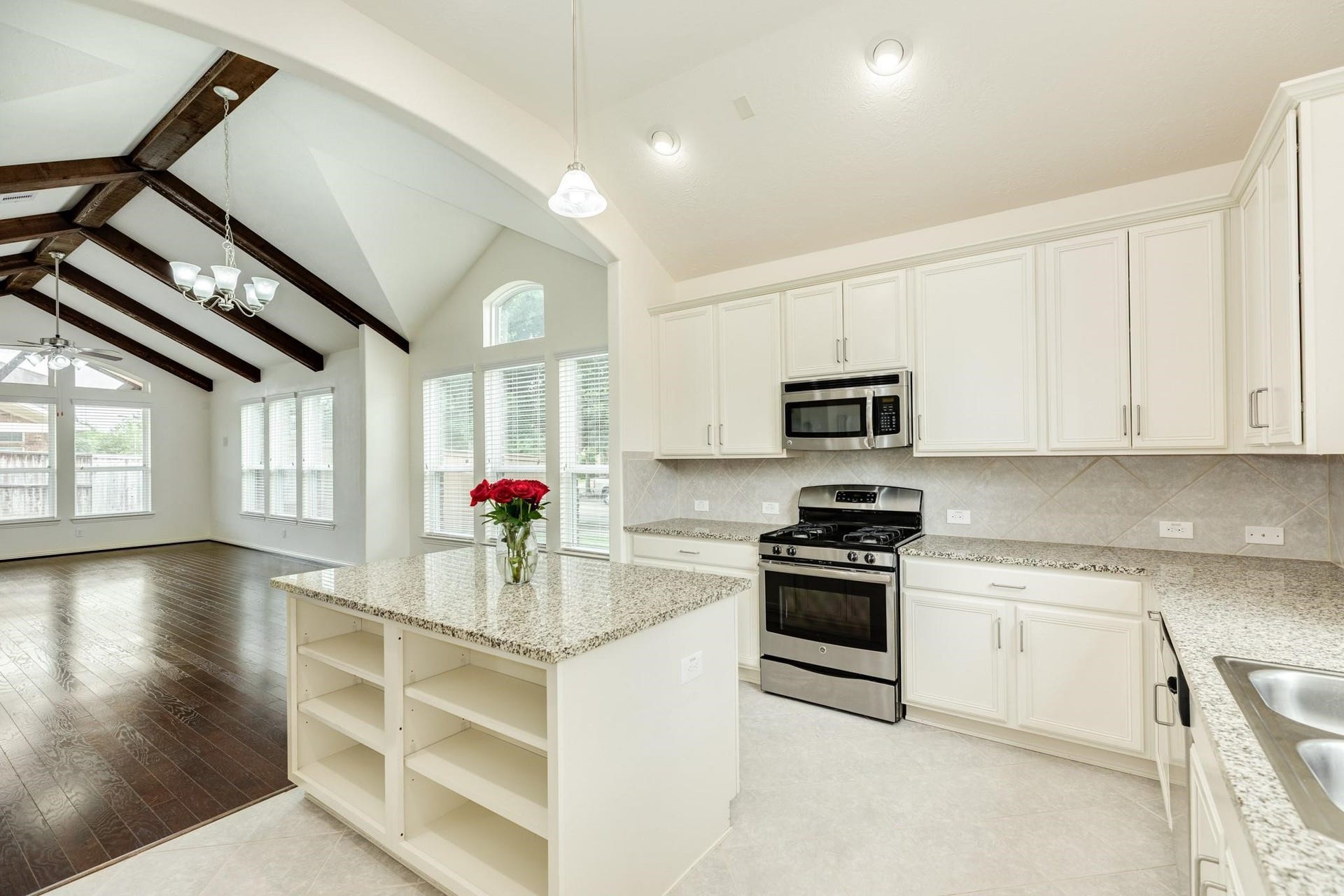101 Long Meadow Court, Clute, TX 77531 101 Long Meadow Court, Clute, TX 77531