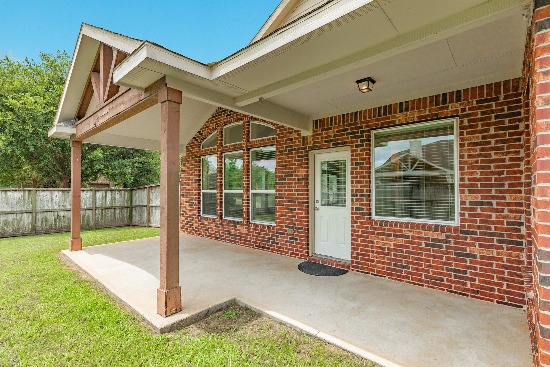 101 Long Meadow Court, Clute, TX 77531 101 Long Meadow Court, Clute, TX 77531