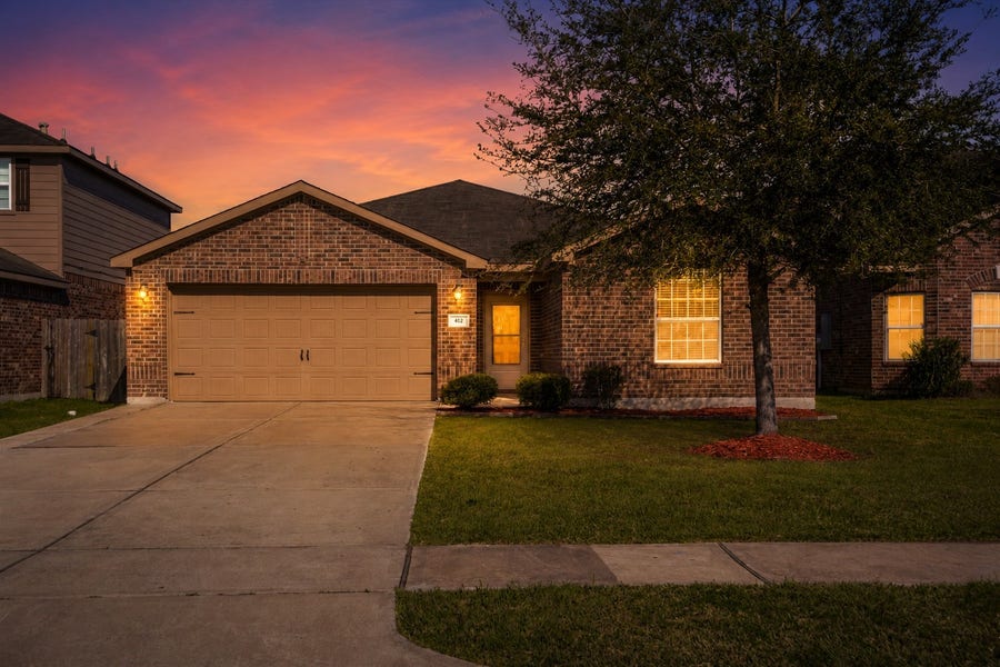 Property photo for 412 Hawks View Drive, La Marque, TX