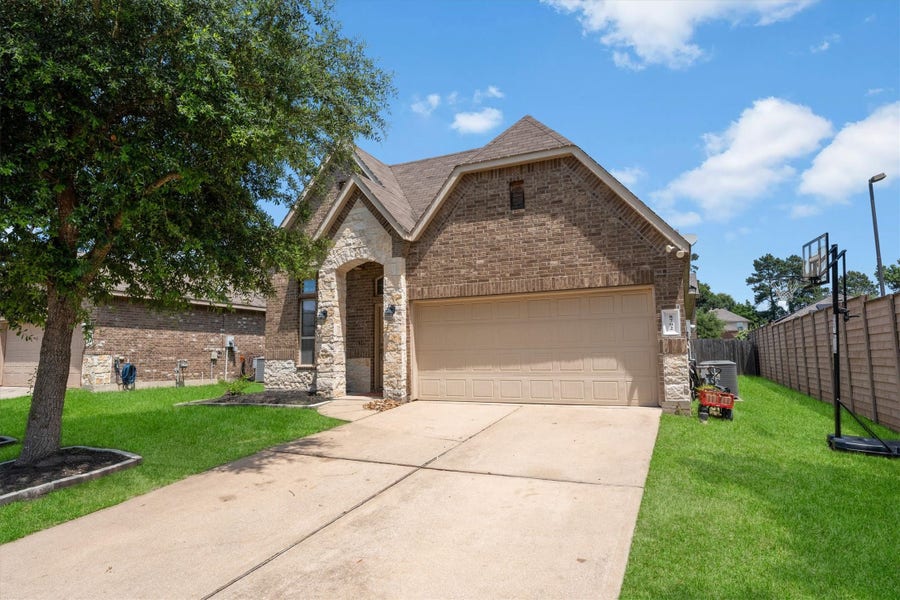 Property photo for 8702 Alicia Drive, Tomball, TX