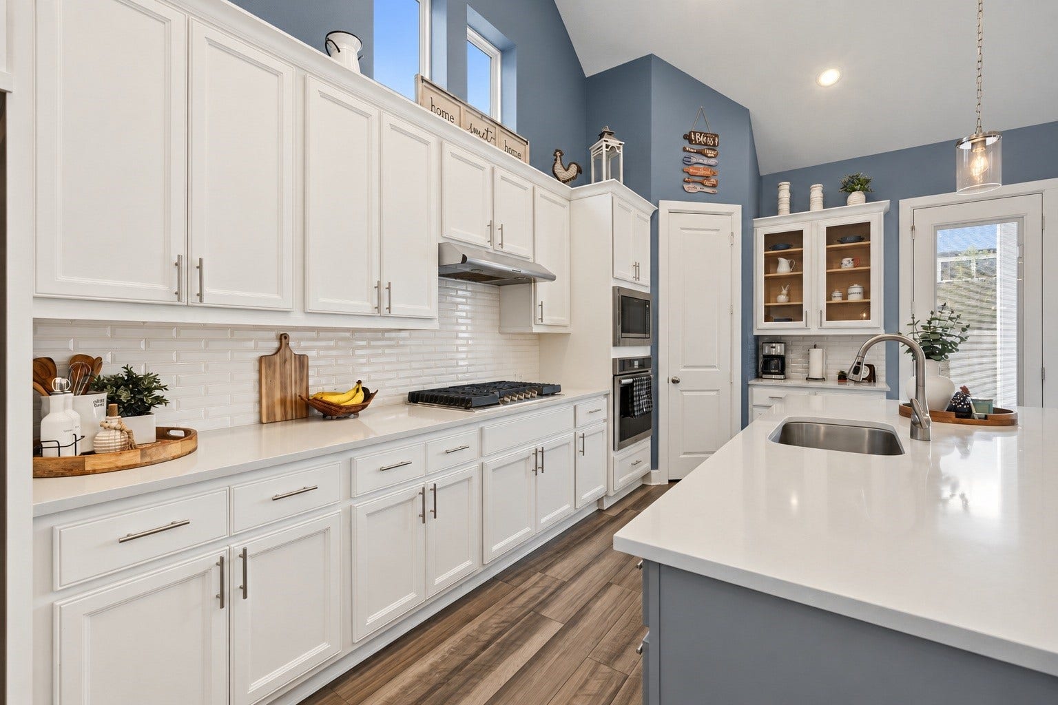 17521 Limoncello Lane, Conroe, TX 77302 Beautifully Designed Kitchen