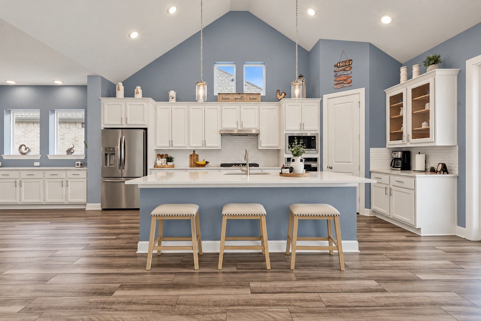 17521 Limoncello Lane, Conroe, TX 77302 Beautifully Designed Kitchen