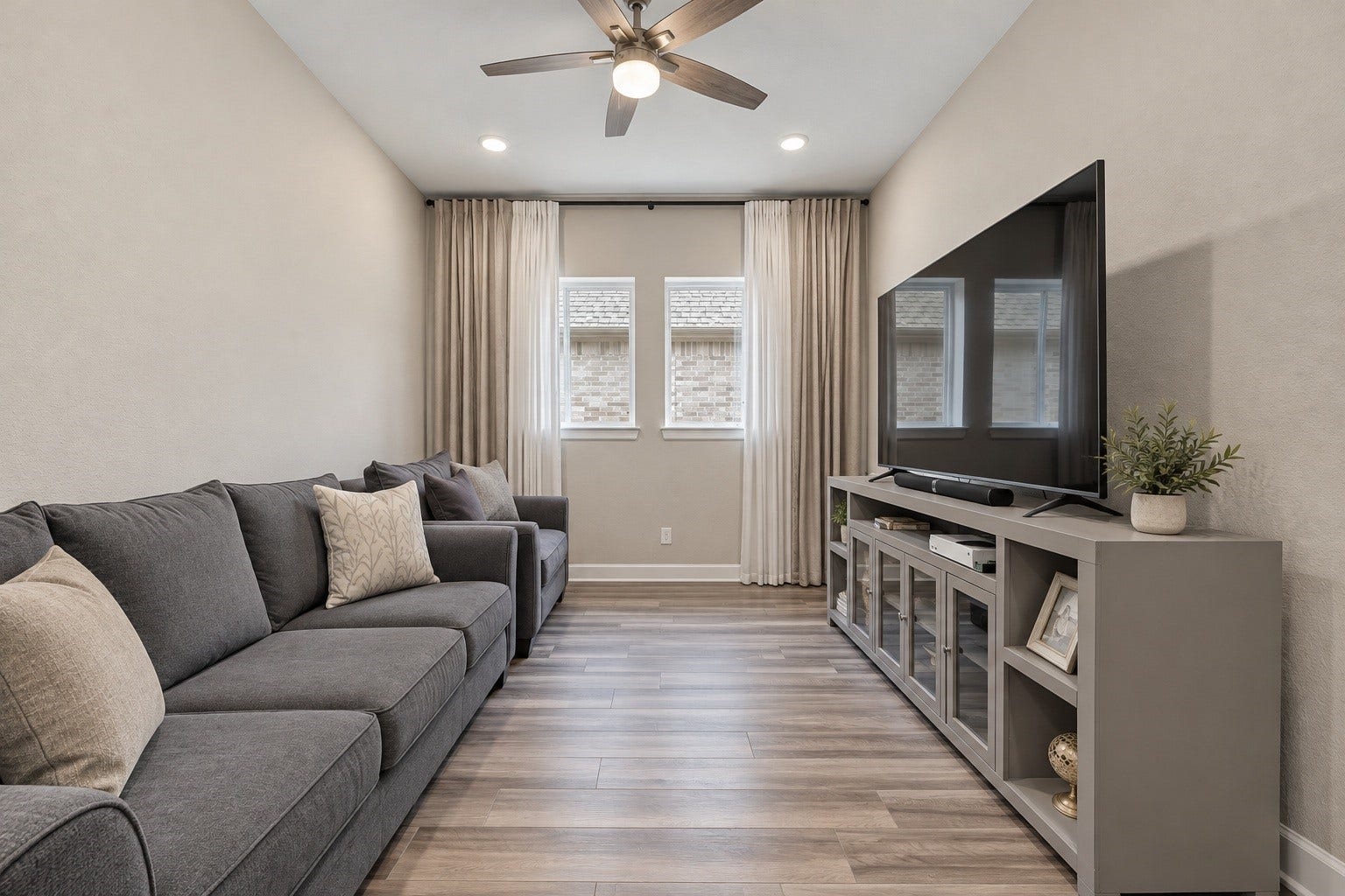 17521 Limoncello Lane, Conroe, TX 77302 Private Home Office