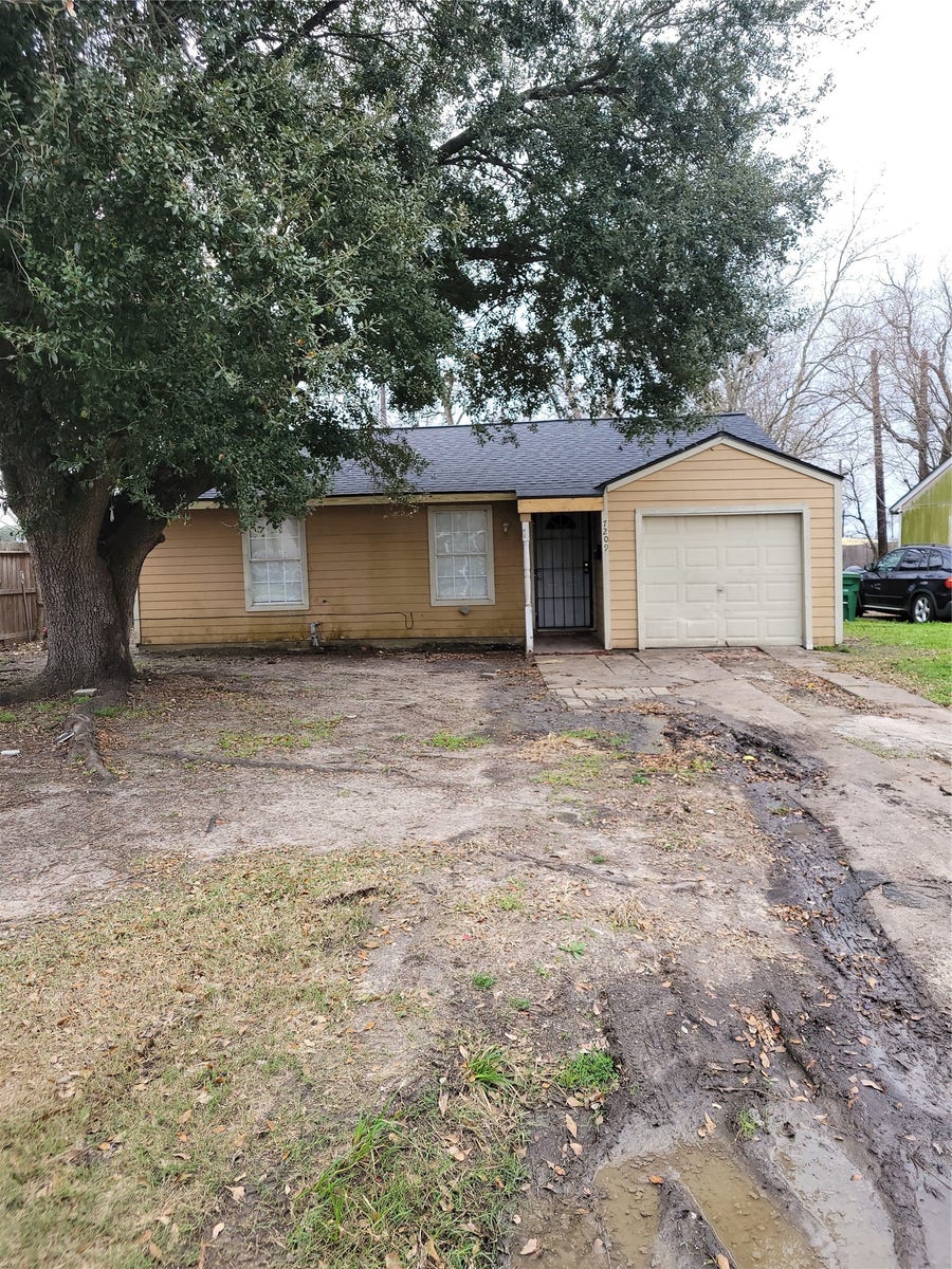 Property photo for 7209 Kassarine Pass, Houston, TX