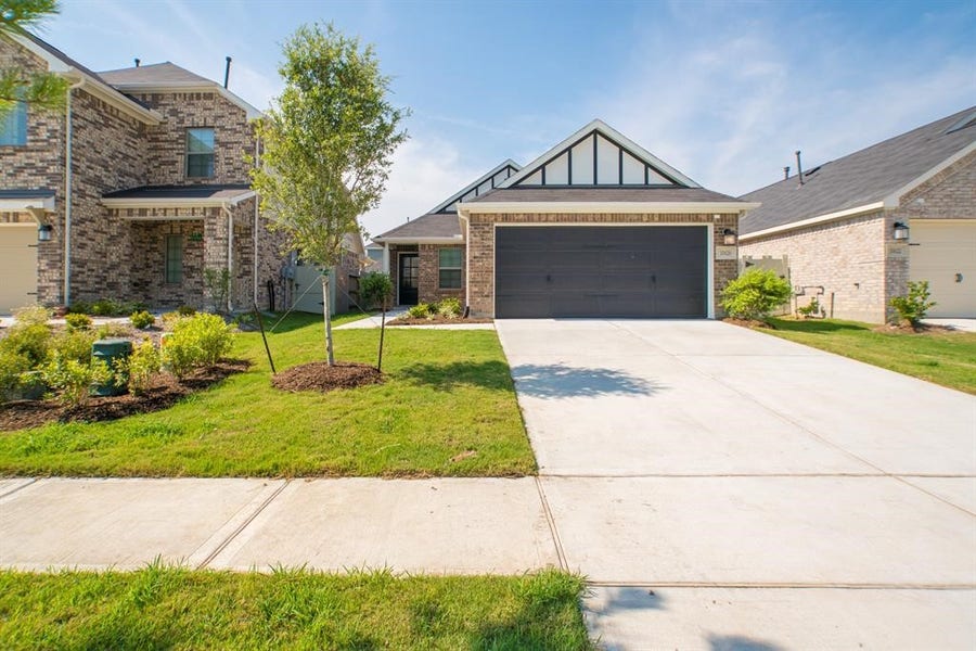 Property photo for 10626 WHITEJACKET Drive, Conroe, TX