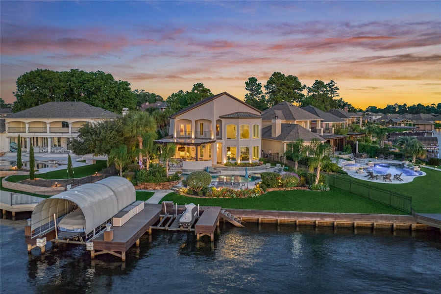 Property photo for 9943 Pebble View Court, Conroe, TX