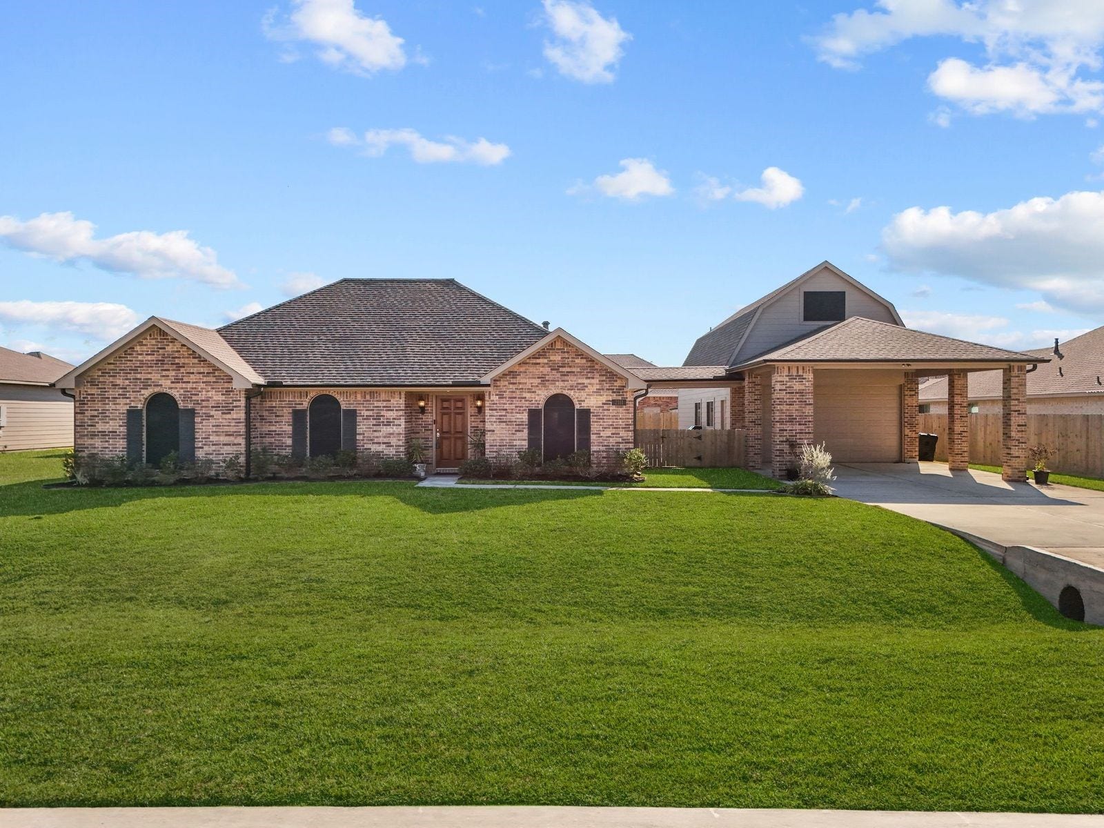 2111 Gilbert Road, Dickinson, TX 77539 Welcome to this charming single-story home nestled on a spacious 0.37-acre lot, complete a built-out garage apartment.