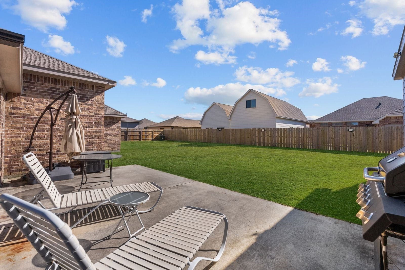 2111 Gilbert Road, Dickinson, TX 77539 Pool size backyard
