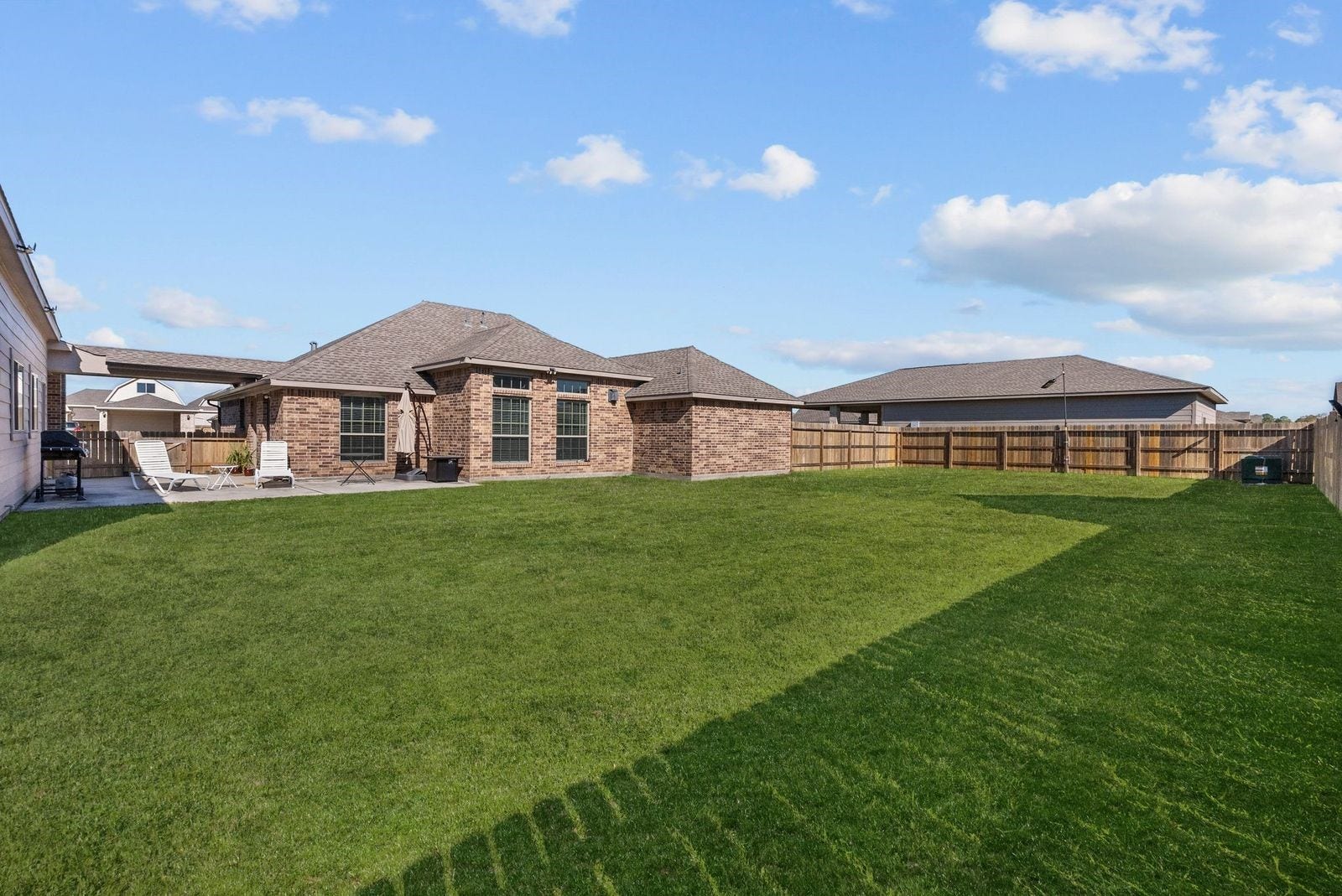 2111 Gilbert Road, Dickinson, TX 77539 Pool size backyard
