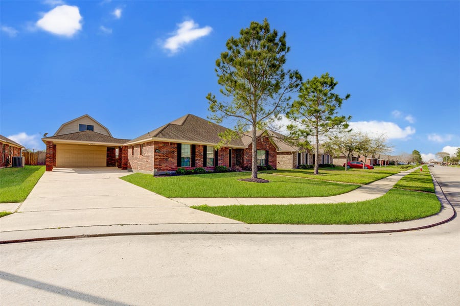 Property photo for 3718 Quarter Horse Trail, Manvel, TX