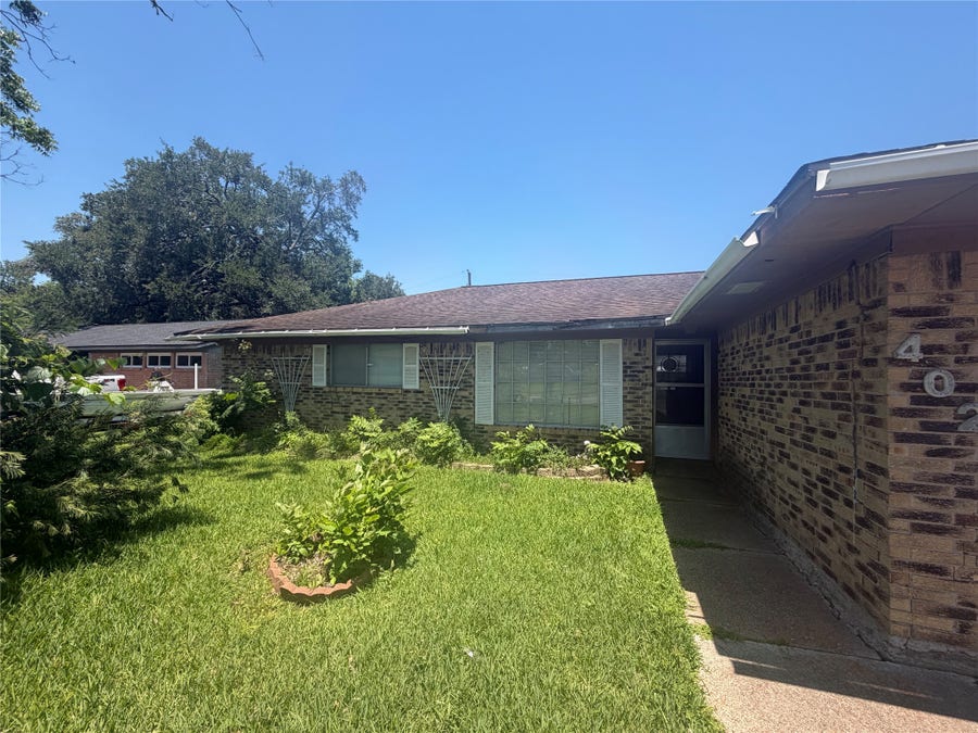 Property photo for 402 S Yaupon Street, Richwood, TX