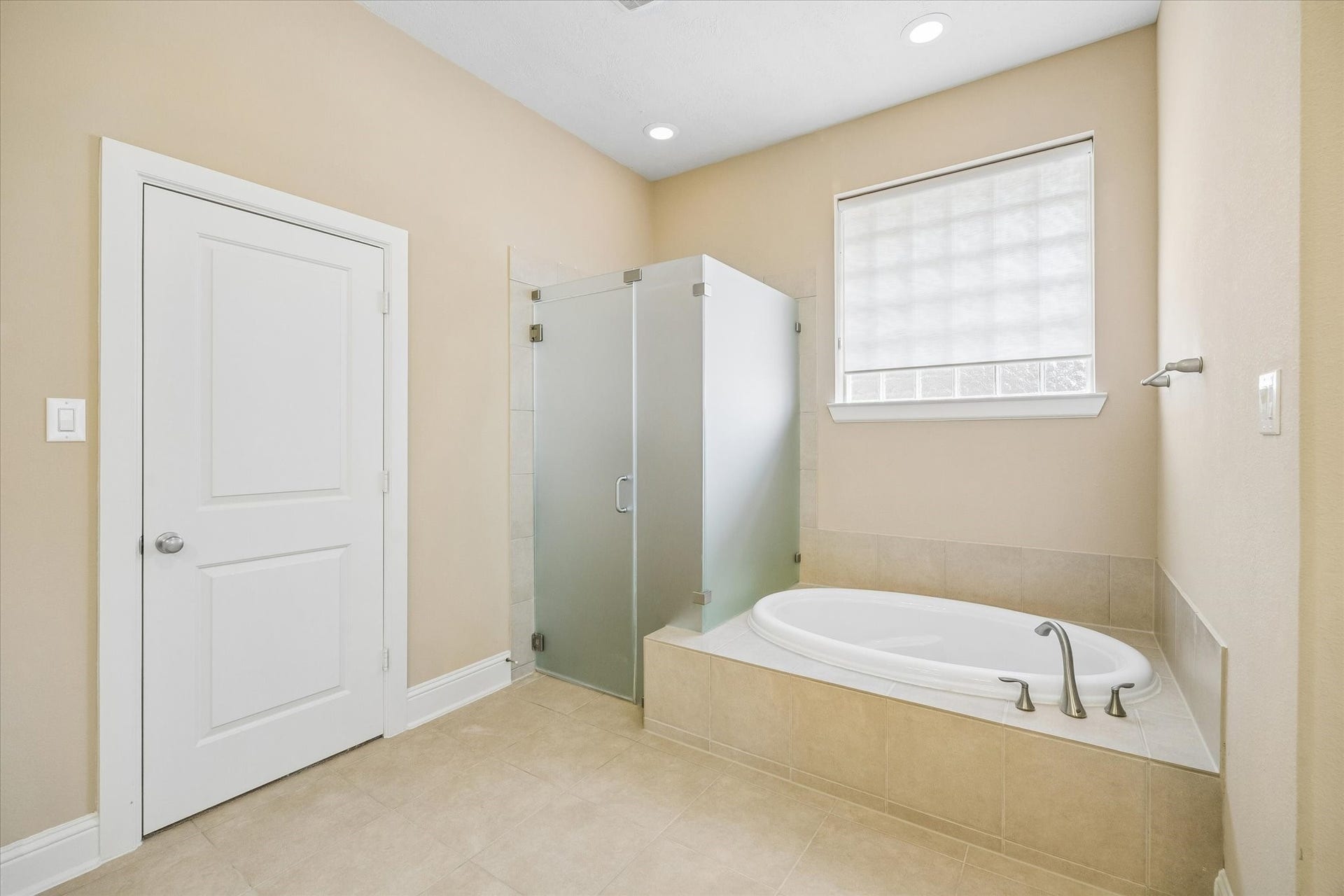 14407 Tivoli Drive, Houston, TX 77077 Another view of the primary bath