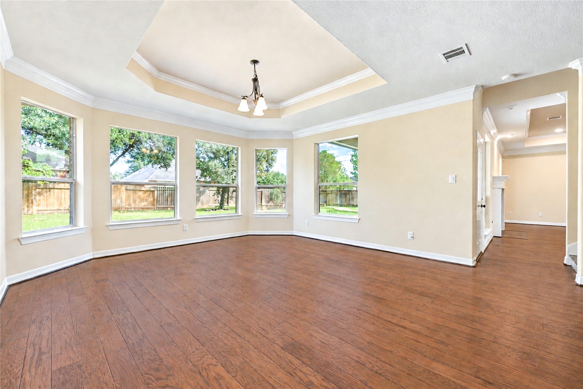 28202 S Firethorne Road, Katy, TX 77494 Such a bright Primary bedroom