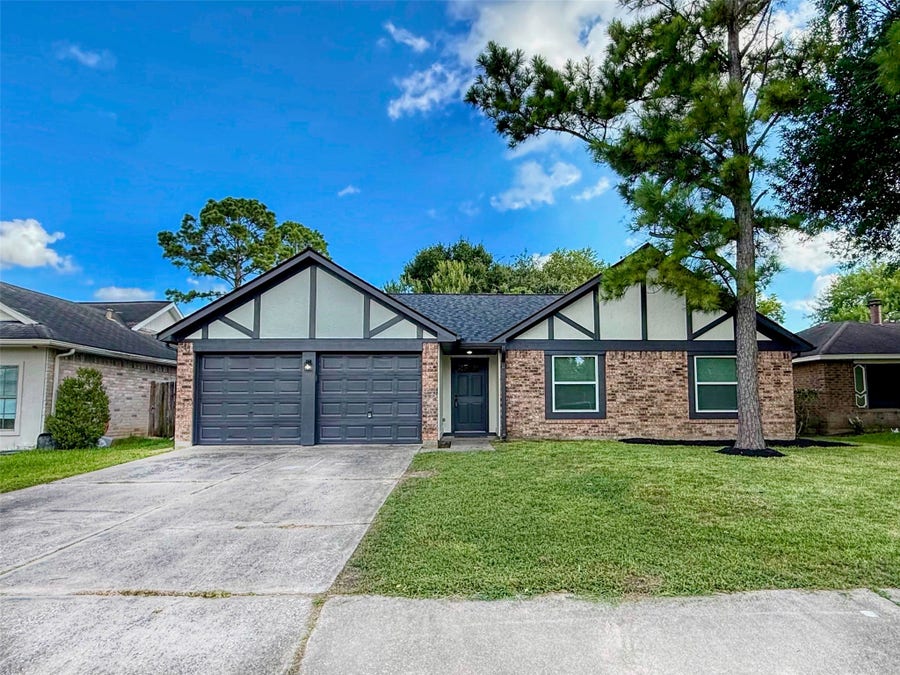 Property photo for 2527 Orion Drive, League City, TX