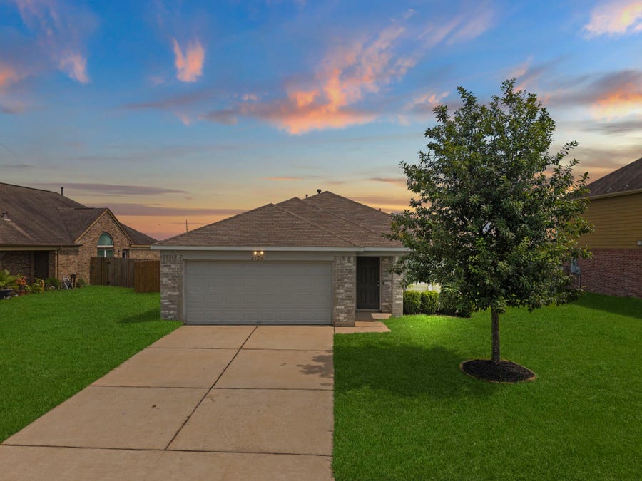 Property photo for 2110 Red Cedar Trail, Rosenberg, TX