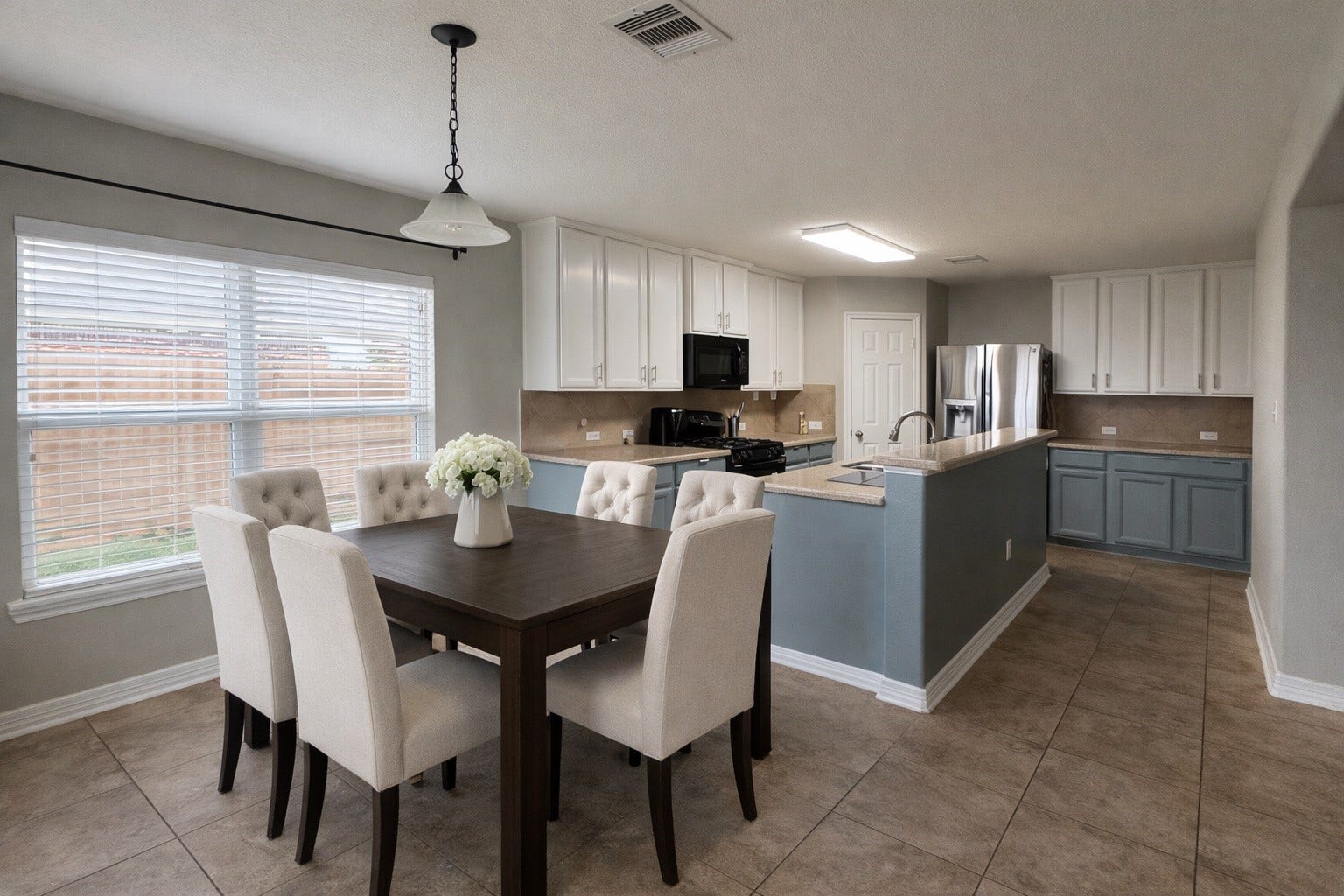 10203 Hidden Creek Falls Lane, Brookshire, TX 77423 VIRTUAL KITCHEN / BREAKFAST
