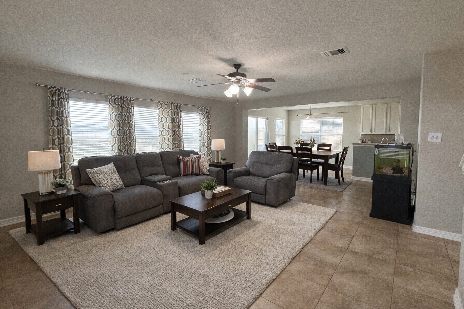 10203 Hidden Creek Falls Lane, Brookshire, TX 77423 VIRTUAL FAMILY ROOM