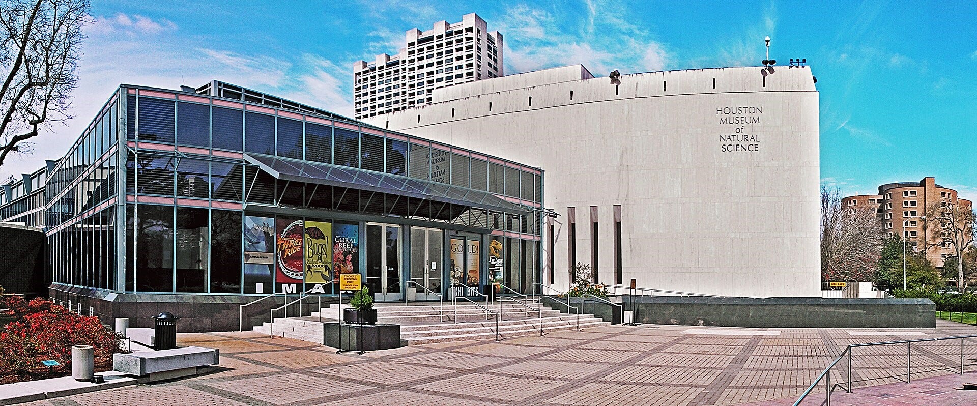 4534 Yoakum Boulevard, Houston, TX 77006 Houston Museum of Natural Science is just minutes away, adding to the areas exceptional museum and cultural appeal.