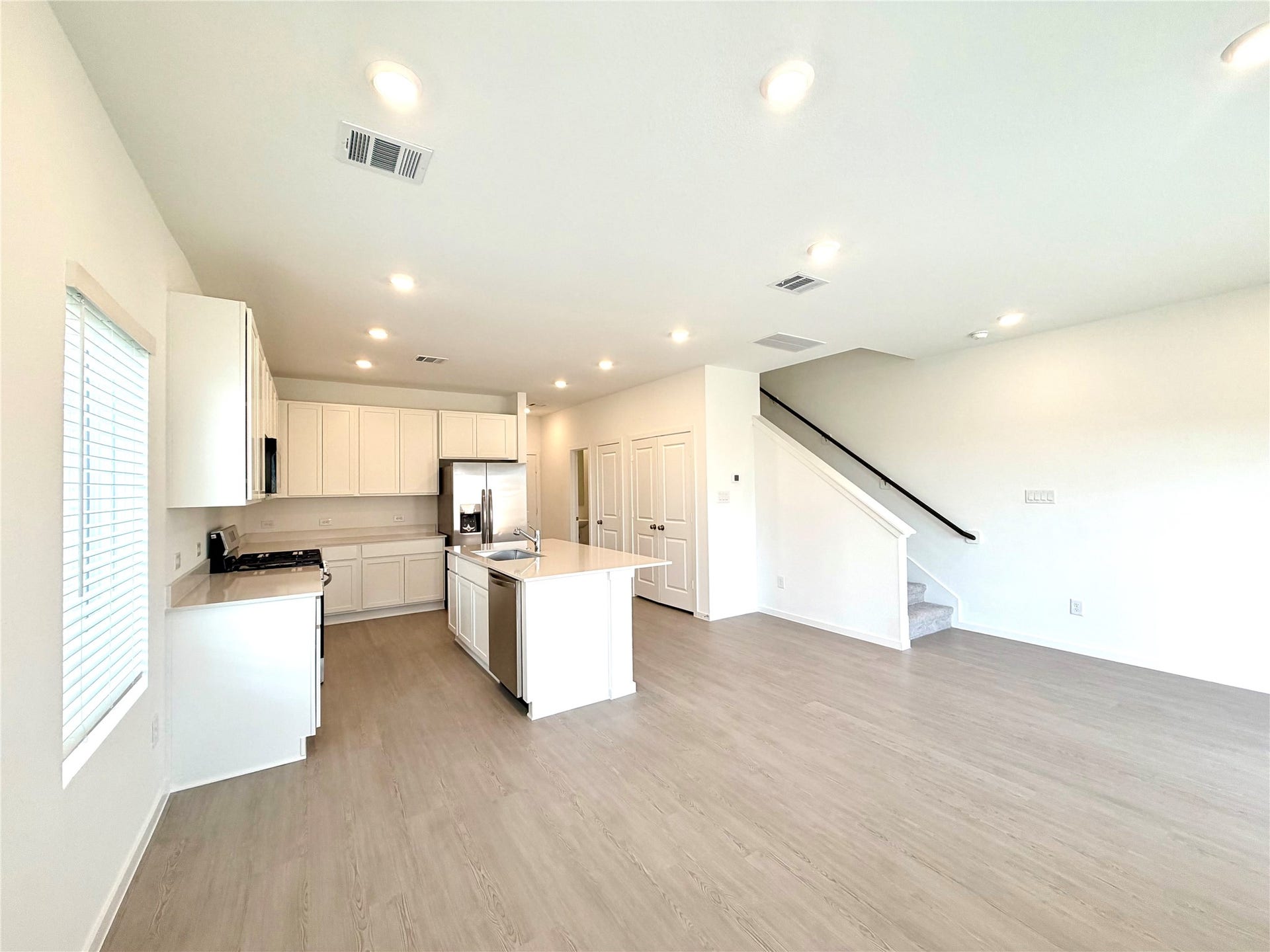 2155 Visalia Villa Drive, Rosharon, TX 77583 2155 Visalia Villa Drive, Rosharon, TX 77583