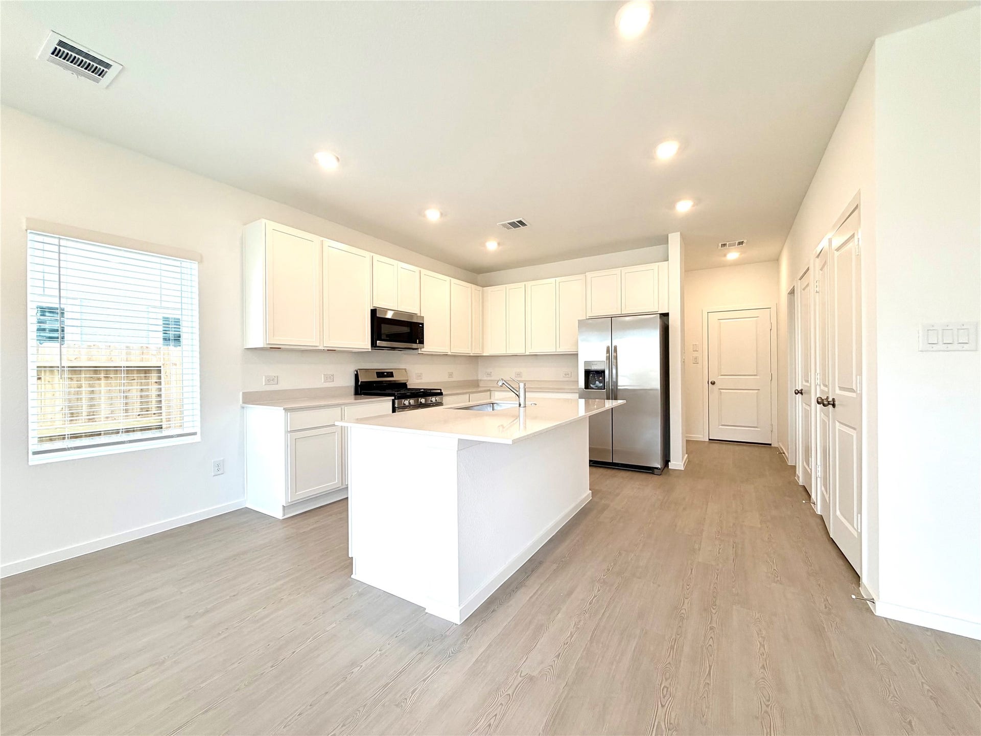 2155 Visalia Villa Drive, Rosharon, TX 77583 2155 Visalia Villa Drive, Rosharon, TX 77583