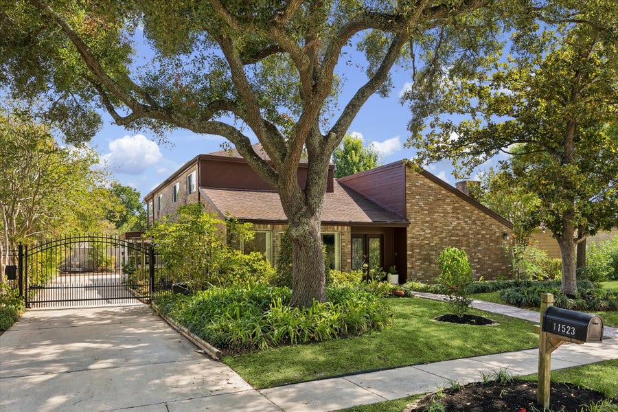 Property photo for 11523 Highgrove Drive, Houston, TX