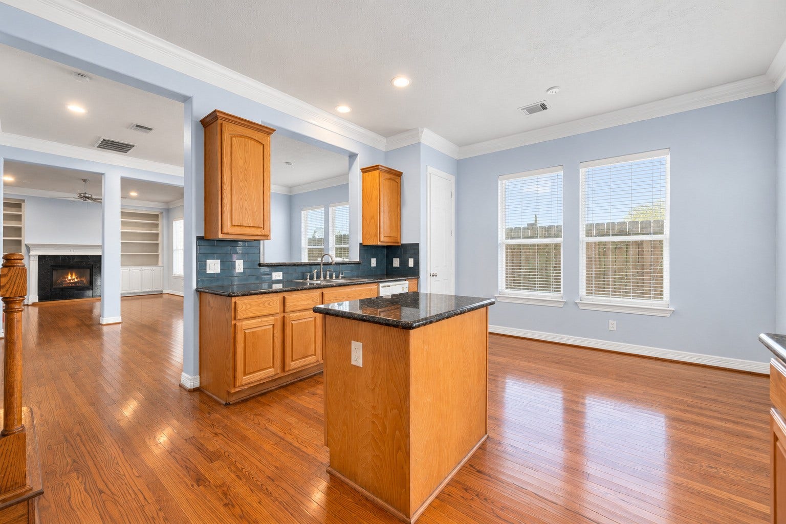 6309 Mapleridge Street, Houston, TX 77081 6309 Mapleridge Street, Houston, TX 77081